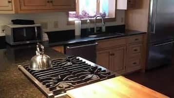 Micro-ondes, four, plaque de cuisson, lave-vaisselle