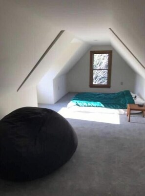 4 bedrooms, Internet, bed sheets
