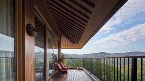 Superior Suite, Hill View | Blackout drapes, free WiFi - VipaXana abaila (Pu'er)