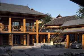 Exterior - VipaXana abaila (Pu'er)