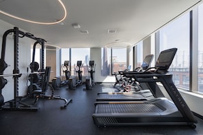 Fitness facility - Blueground | Greenpoint, pool & w/d, nr park (New York)