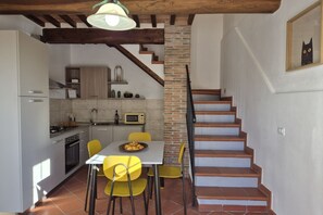 Geladeira, fogão, cooktop, lava-louças