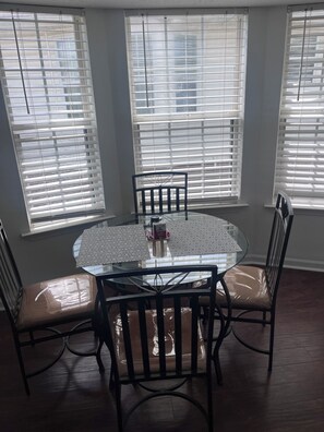 Dining - Cozy Home in the heart of Boro (Murfreesboro)