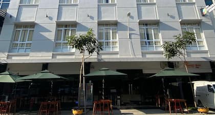 The Quadrant Hotel KNO