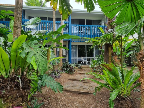 Premium Twin Room, Terrace | Terrace/patio - Mission Beach Lodge (Mission Beach)