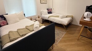 4 habitaciones, caja de seguridad en la habitación y escritorio