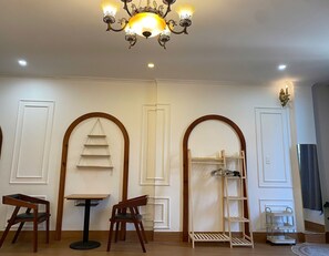 Chambre Quadruple Familiale, vue ville | 1 chambre, Wi-Fi gratuit