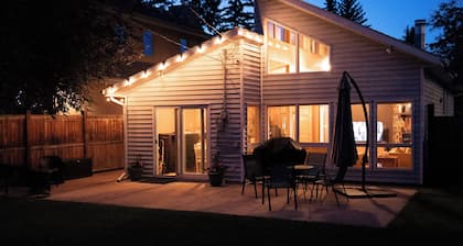 The Beachside Bungalow ོ 3 Bedroom Cottage just steps from the shores of Sylvan!