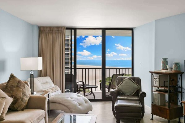 TV - Pristine Condo l Spectacular Marco Views! (Marco Island)