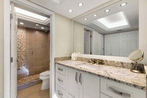 Séchoir à cheveux, serviettes fournies