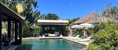 Utomhuspool