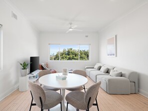 SIX. The Fletcher Bondi | Dining room