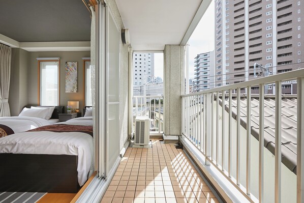 4 habitaciones, escritorio, tabla de planchar con plancha y wifi gratis 