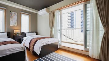 4 bedrooms, desk, iron/ironing board, free WiFi