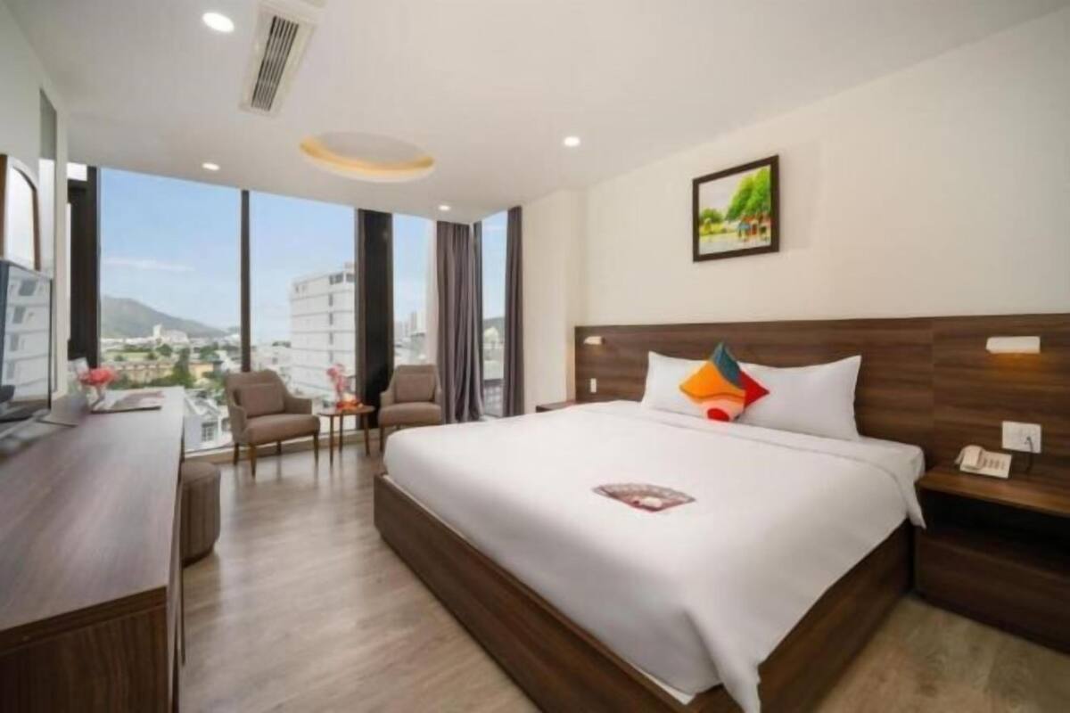 1 habitación, escritorio, cortinas blackout y insonorización