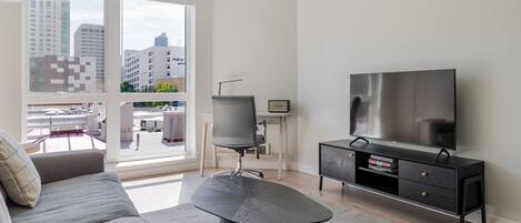 Télévision, chaîne hi-fi