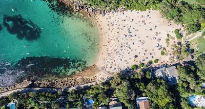 Manly Central Loft, a Chic Studio Apartment