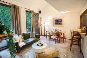 Smart-TV, Kamin, Arbeitsbereiche