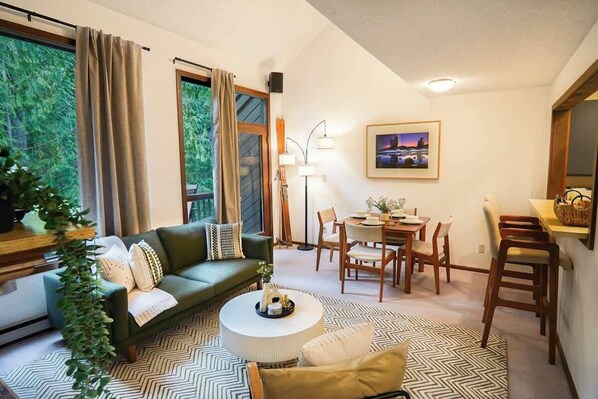 Smart TV, fireplace, offices