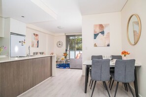 Dining - Lovely 1 bed apartment at Turrumurra with parking (Turramurra)