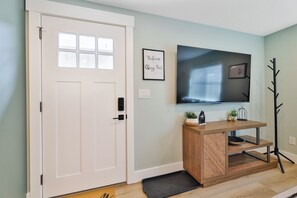 Interior - The Cozy Nest -  Family friendly 2-bedroom guest apartment in South Jordan (South Jordan)