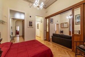 2 slaapkamers, een strijkplank/strijkijzer, wifi, beddengoed