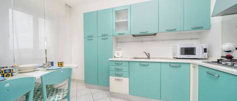 Fridge, microwave, stovetop, toaster