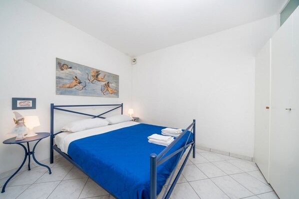 1 chambre, literie fournie