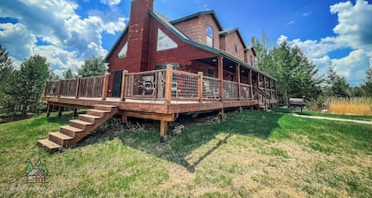 Chase Creek Lodge - Adventure here, rustic 3-bedroom at the edge of the state forest