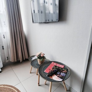 Interior - Comfortable and equipped shelter with indoor parking. High speed Wifi. (Santiago)