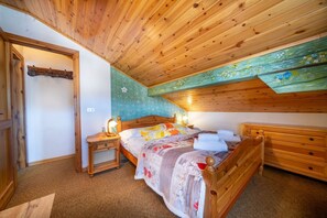 2 bedrooms, WiFi, bed sheets