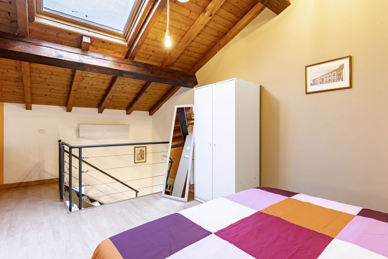 Iron/ironing board, travel cot, WiFi, bed sheets