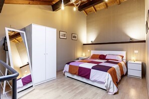 Iron/ironing board, travel crib, WiFi, bed sheets