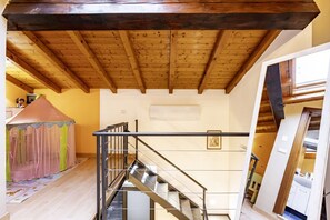 Interior - Charming detached house on two floors of about 70 square meters, suitable for 4 people, located on the ground floor (two steps to access).It is located in a strategic point being only 300m from the train, bus and metro station allowing you to easily reac (Catania)