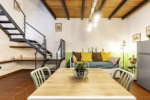 Unclassified image, 3 of 15, button