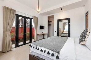 5 chambres, coffres-forts dans les chambres, fer et planche à repasser