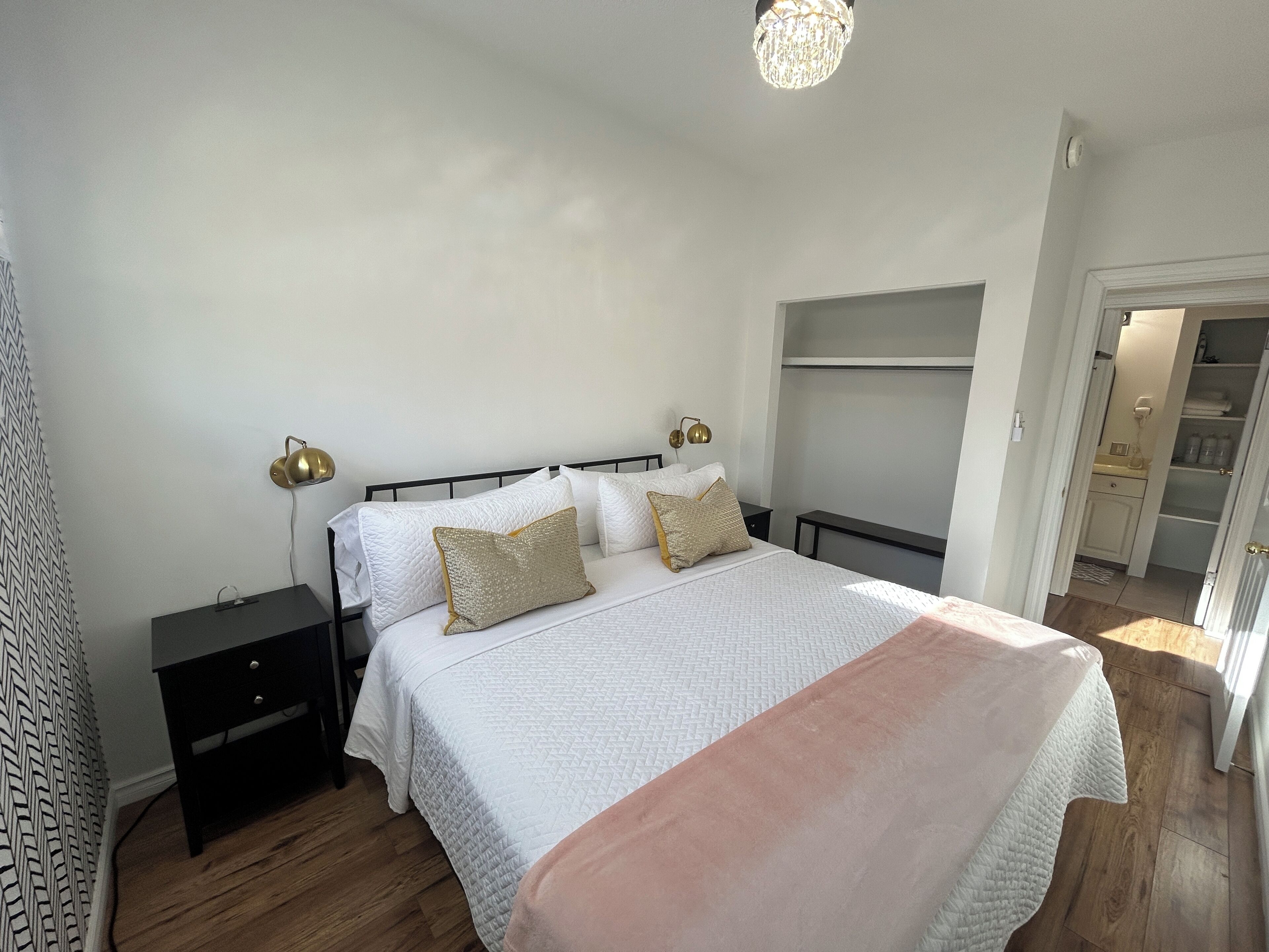 2 chambres, bureau, fer et planche à repasser, Wi-Fi gratuit