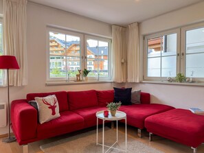 TV, fireplace, stereo
