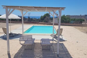 Seasonal outdoor pool - Villa Pescoluse With Pool and Sea View (Salve)