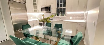 Prime Luxury with Balcony Wood Fireplace