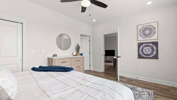 2 chambres, fer et planche à repasser, Wi-Fi, draps fournis