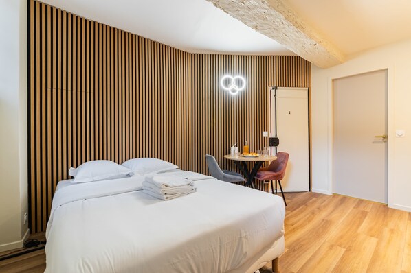 熨斗/熨衣板、WiFi、床单