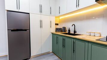 Fridge, microwave, stovetop, electric kettle