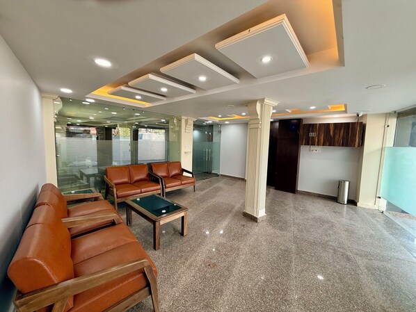Reception - Hotel Alif Stay (Srinagar)