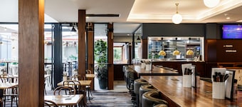 The Lakes Hotel, Rosebery