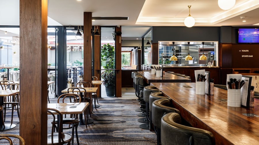 The Lakes Hotel, Rosebery