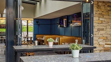 酒吧(店内)