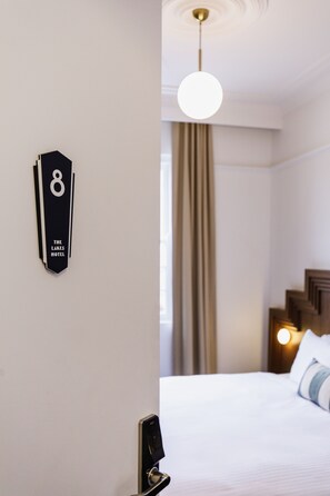 Double Room, 1 King Bed, Non Smoking | Pillowtop beds, desk, laptop workspace, blackout drapes - The Lakes Hotel, Rosebery (Rosebery)