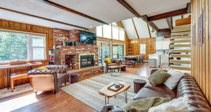 Haverhill Mtn Retreat: Hike, Ski, Relax in Hot Tub