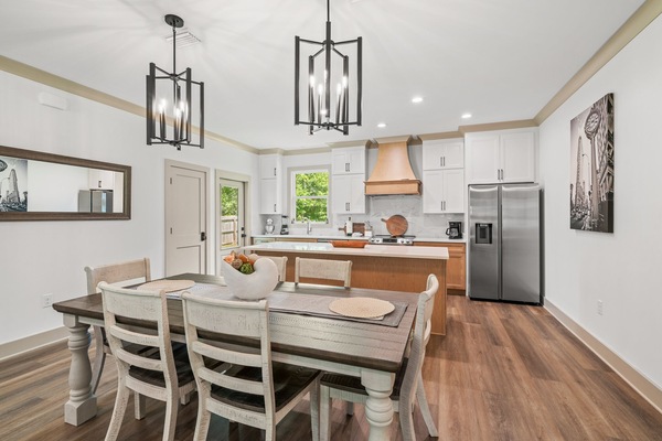 Køleskab, mikrobølgeovn, ovn, kogeplade